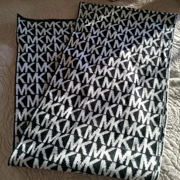 Michael Kors Accessories - MK Scarf
